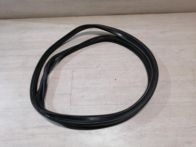 Fluence №4 уплотнитель багажника