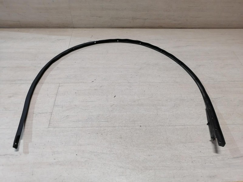 Fluence №4 уплотнитель двери нижний задний левый