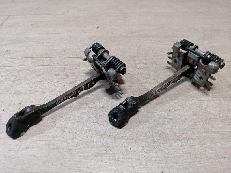 Fluence №4 ограничитель двери передний