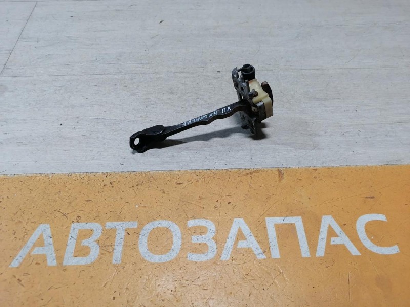 Fluence №4 ограничитель двери передний