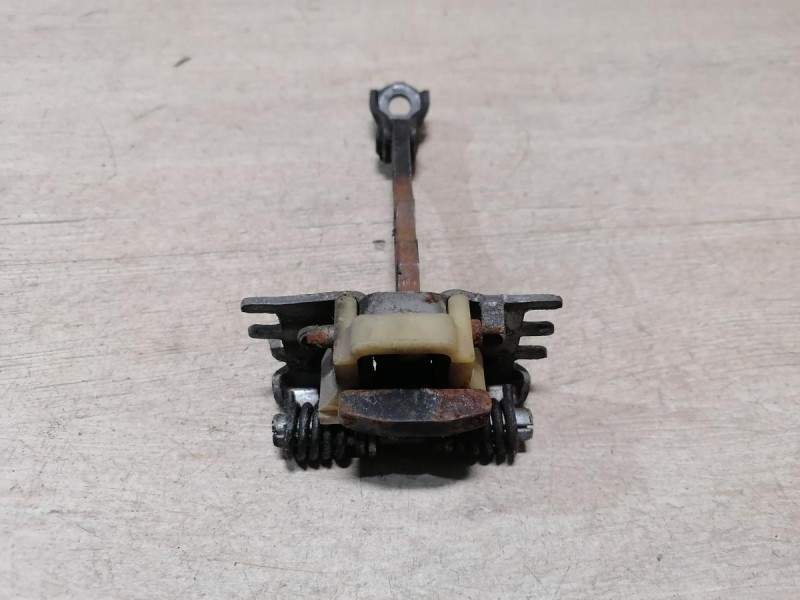 Fluence №4 ограничитель двери передний