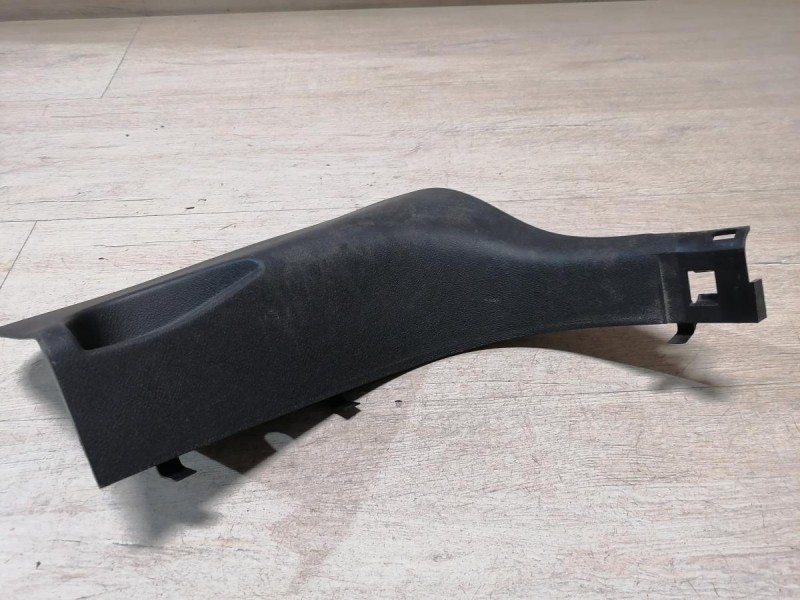 Fluence №4 обшивка передней стойки нижняя левая