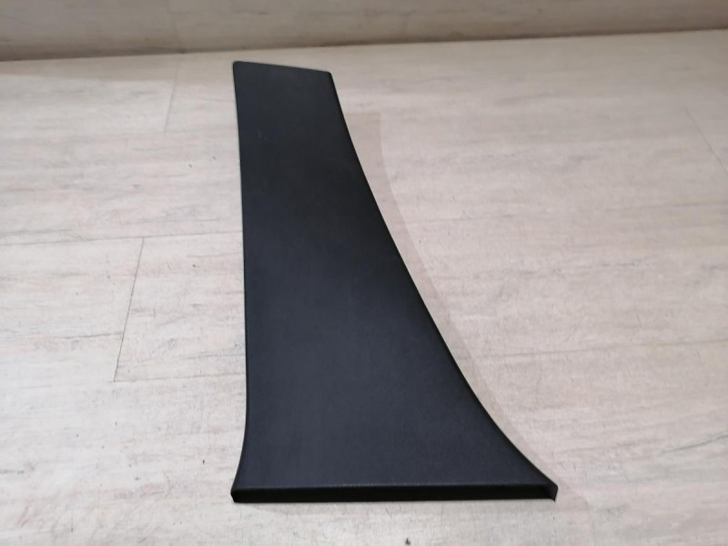 Fluence №4 обшивка средней стойки нижняя левая