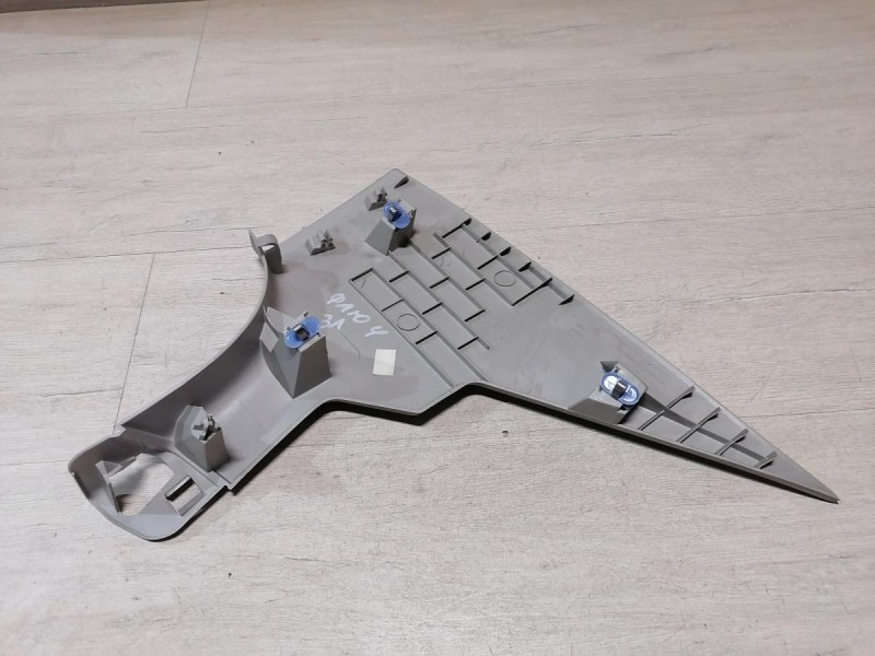 Fluence №4 обшивка задней стойки верхняя левая