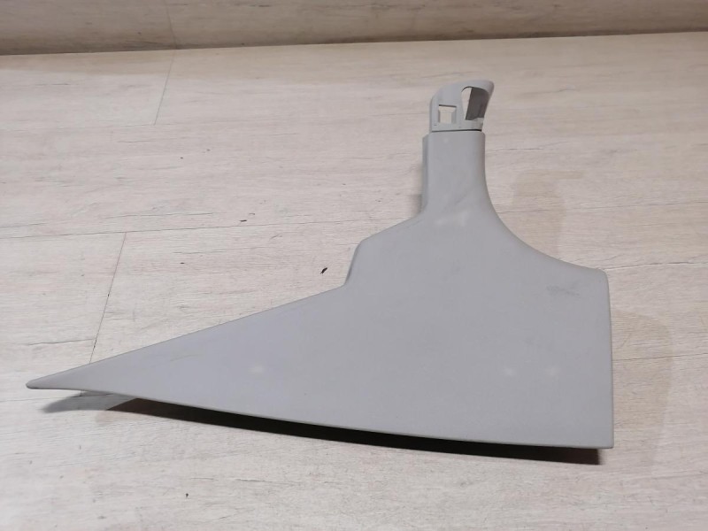 Fluence №4 обшивка задней стойки верхняя правая