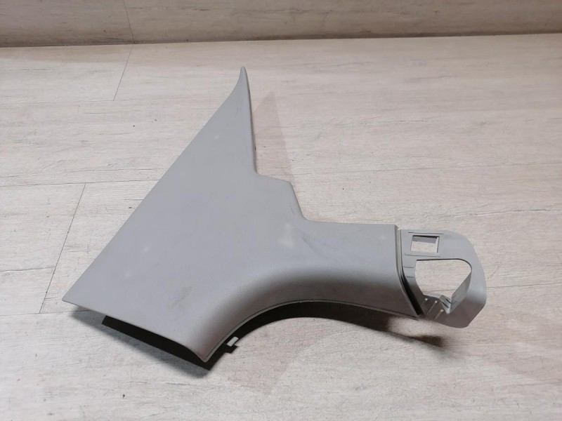 Fluence №4 обшивка задней стойки верхняя правая