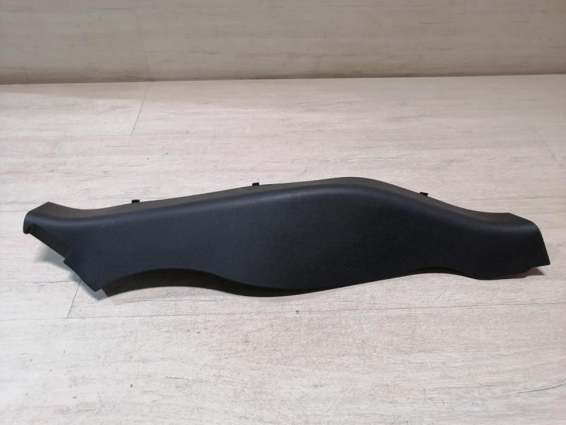 Fluence №4 обшивка задней стойки нижняя правая