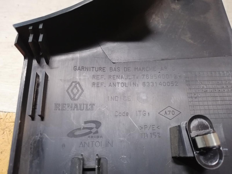 Fluence №4 обшивка порога левая