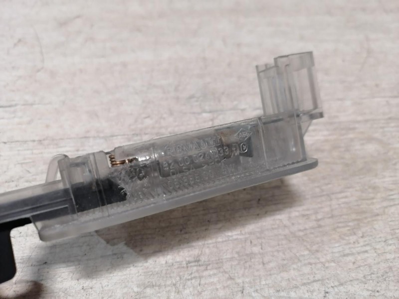 Fluence №4 плафон бардачка