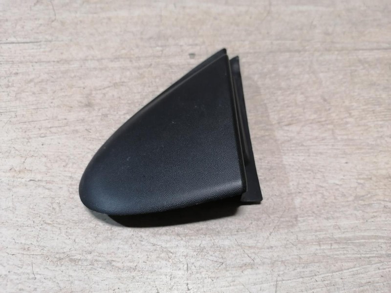 Fluence №4 накладка крыла уголок передний левый