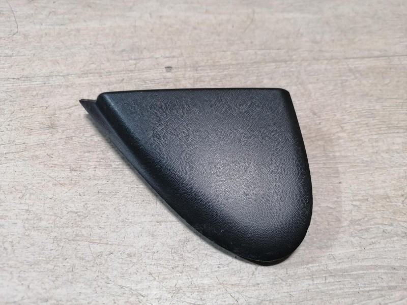 Fluence №4 накладка крыла уголок передний левый