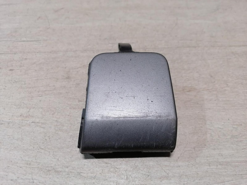 Fluence №4 заглушка переднего бампера под крюк