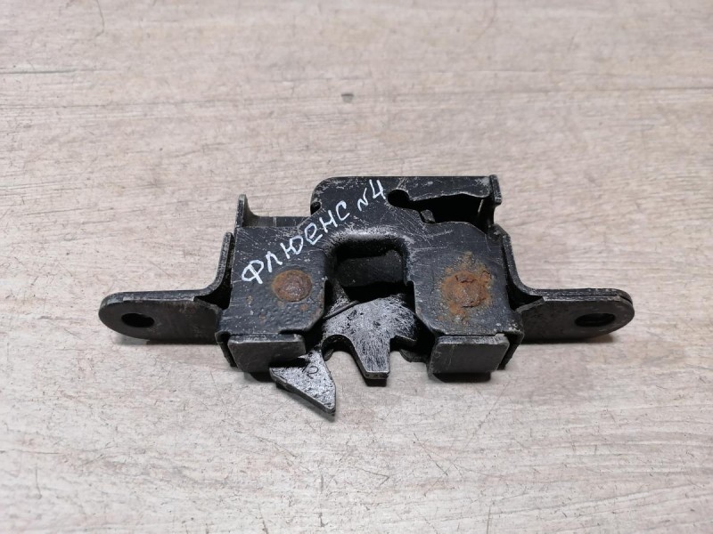 Fluence №4 замок капота