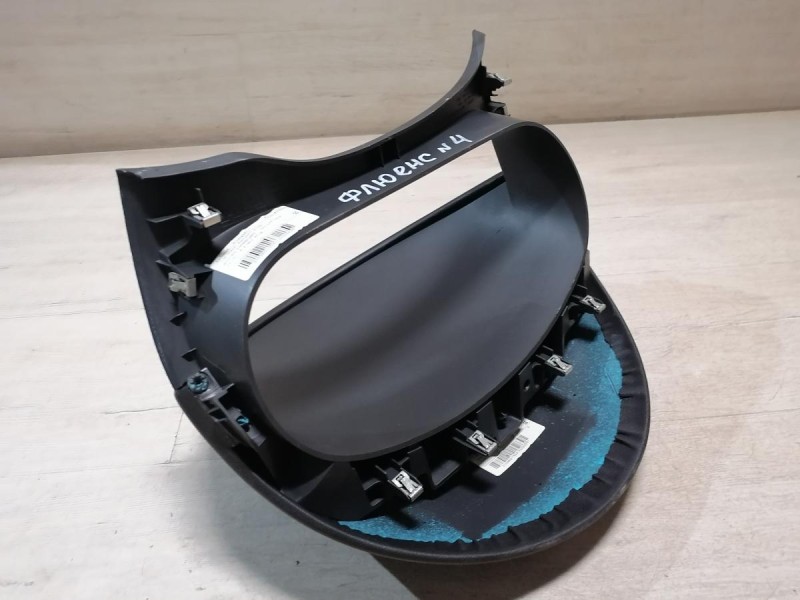 Fluence №4 козырек панели приборов