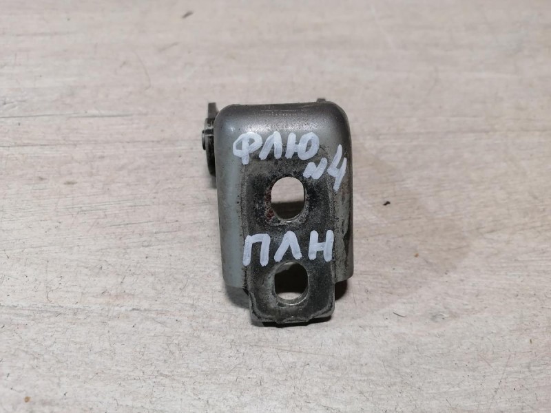 Fluence №4 петля двери нижняя