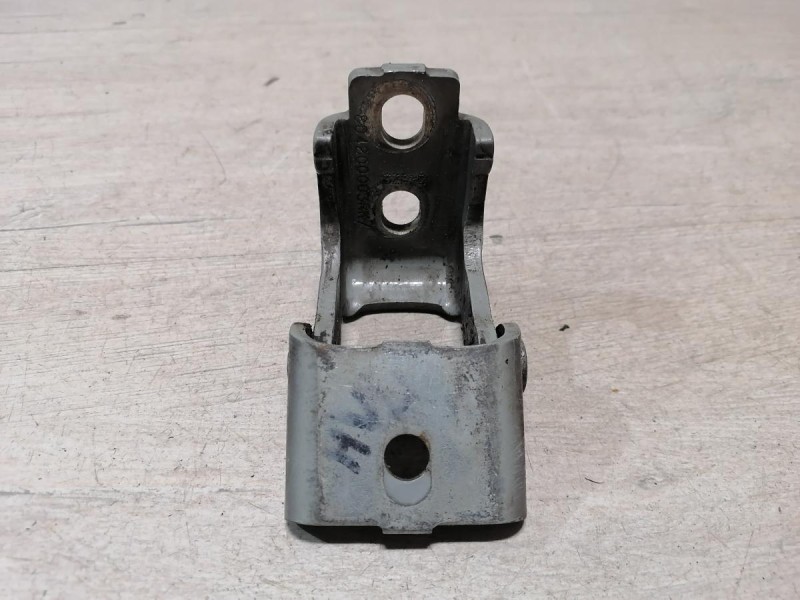 Fluence №4 петля двери нижняя