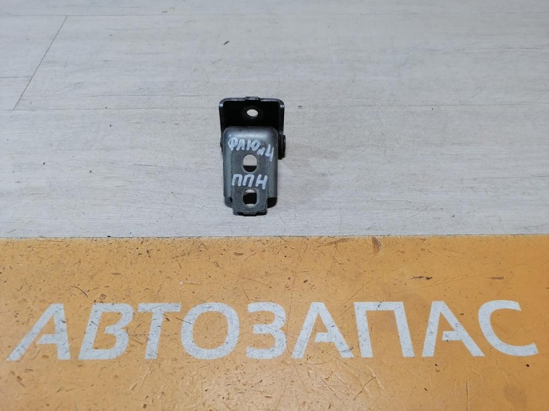 Fluence №4 петля двери нижняя