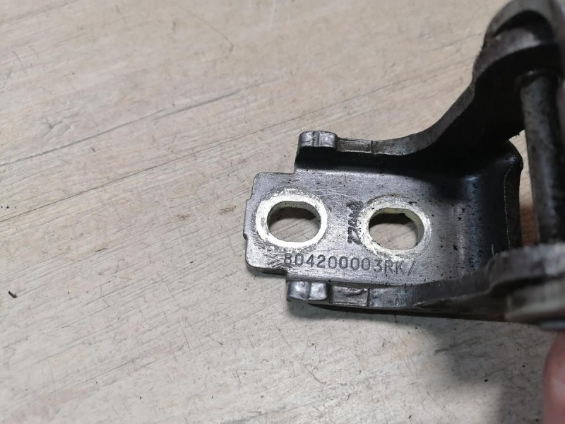 Fluence №4 петля двери нижняя