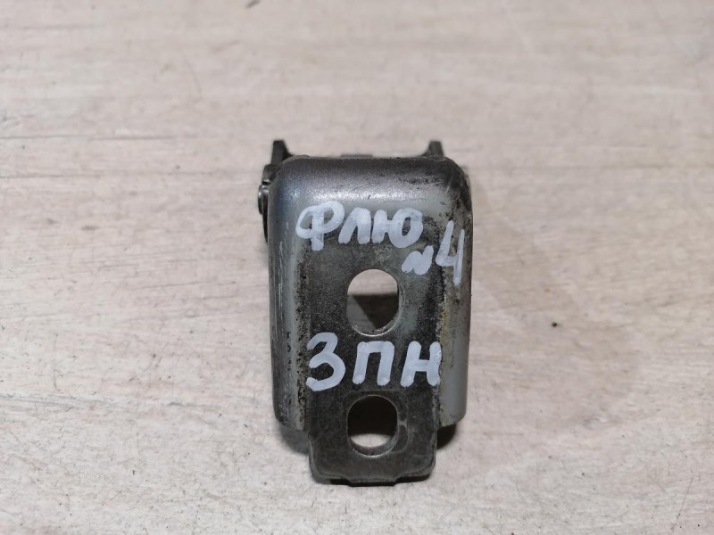 Fluence №4 петля двери нижняя