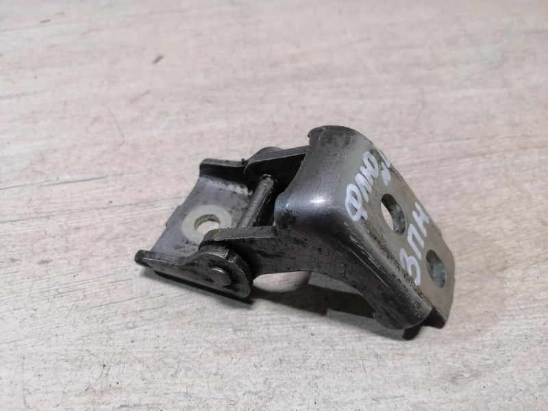 Fluence №4 петля двери нижняя