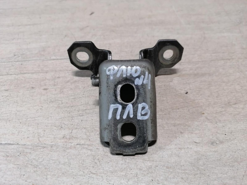 Fluence №4 петля двери верхняя левая