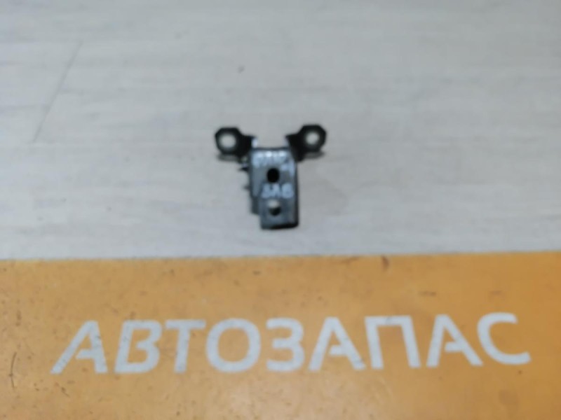 Fluence №4 петля двери верхняя левая