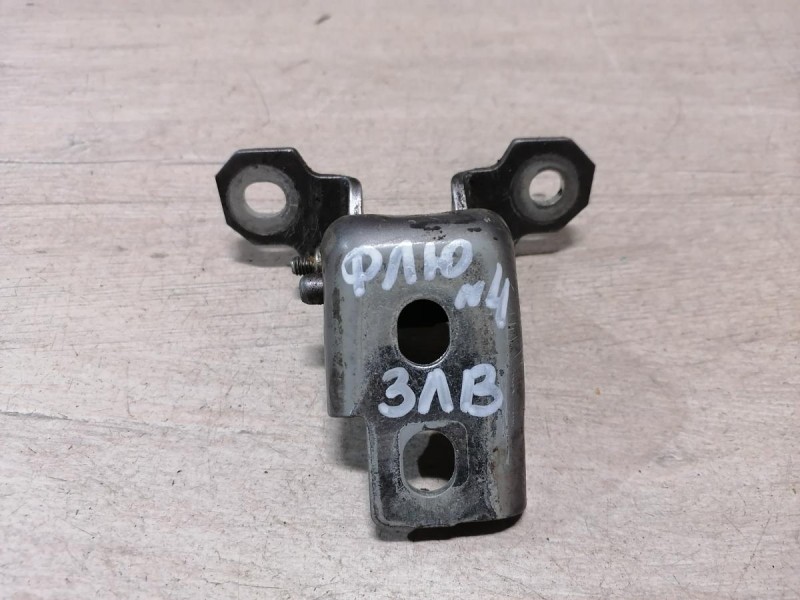 Fluence №4 петля двери верхняя левая