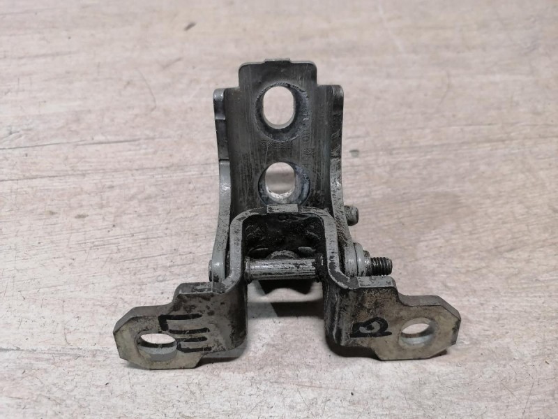 Fluence №4 петля двери верхняя правая