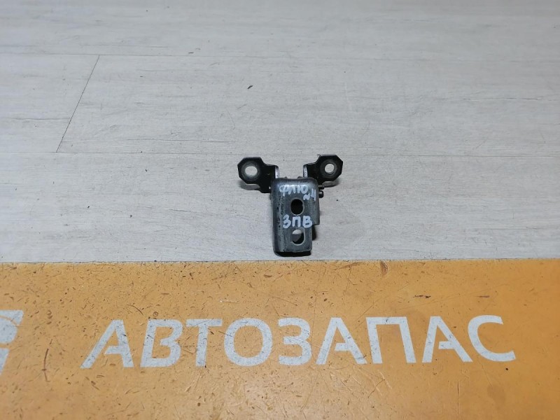 Fluence №4 петля двери верхняя правая