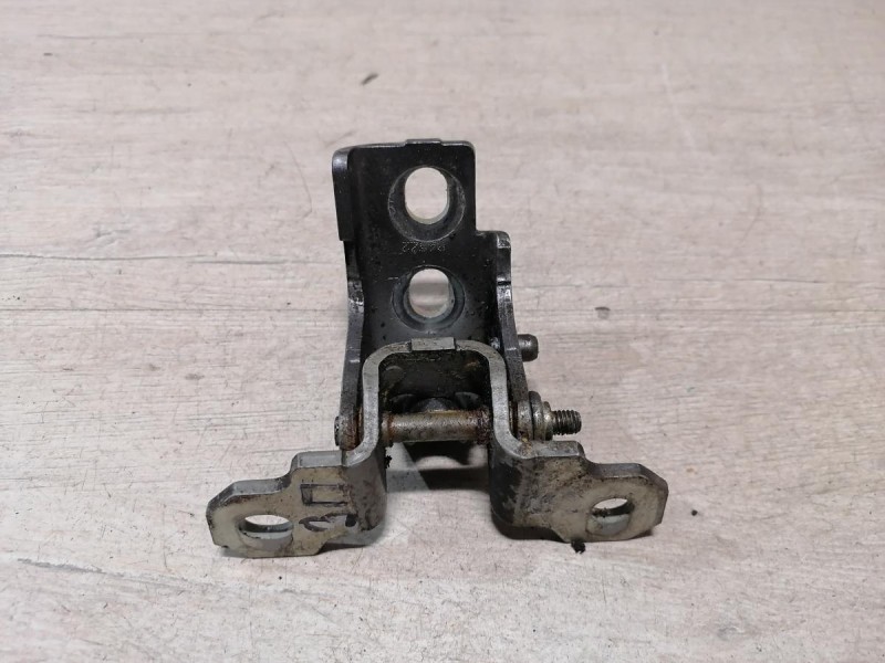 Fluence №4 петля двери верхняя правая