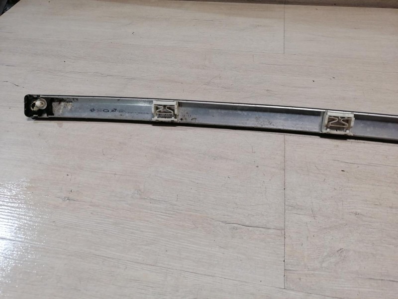 Fluence №4 молдинг крыши левый