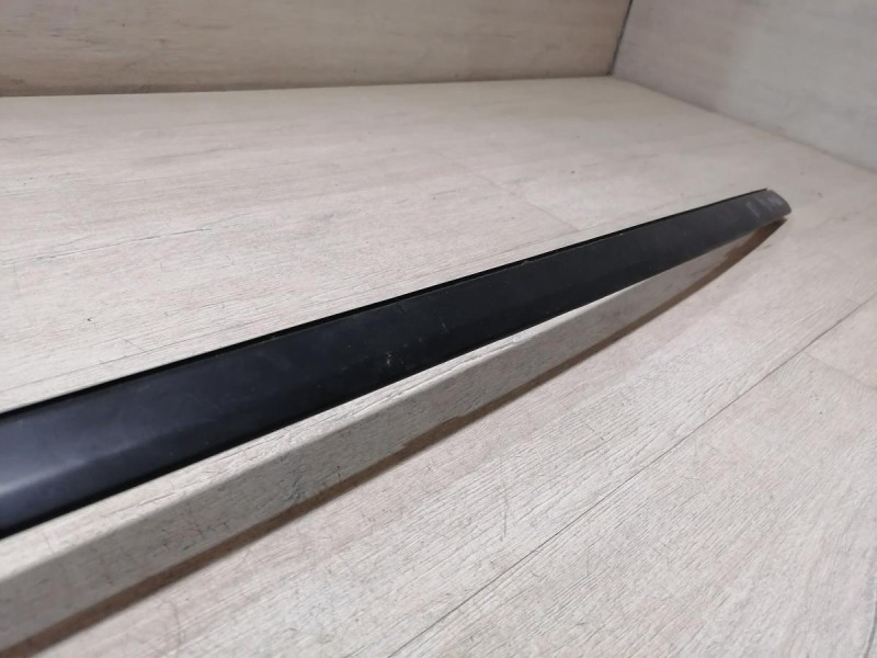 Fluence №4 молдинг крыши правый деф