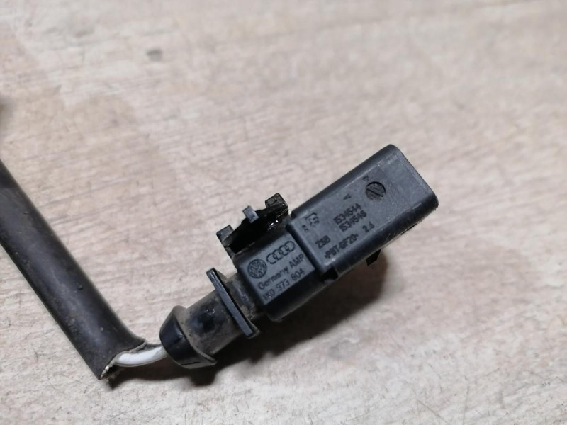 Passat B7 датчик кислородный лямбда зонд нижний