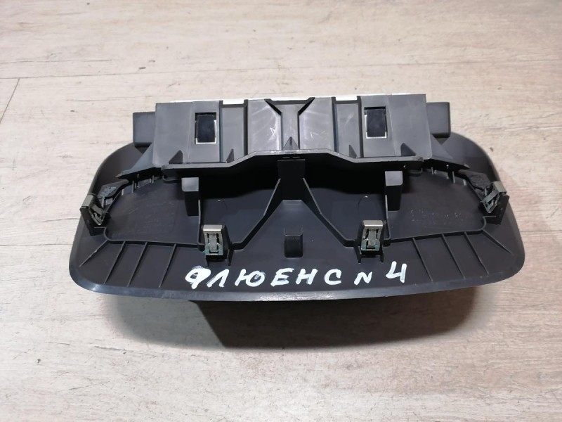 Fluence №4 часы информационный дисплей