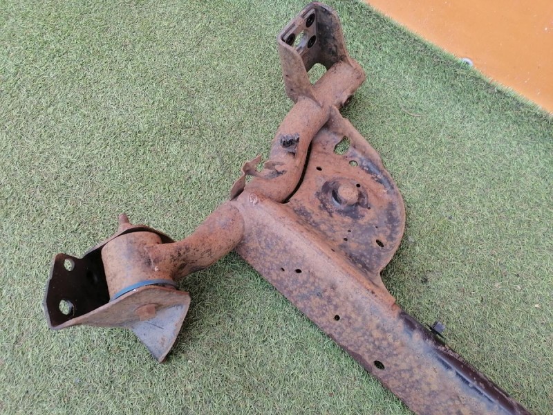 Logan ф2 №4 балка задняя