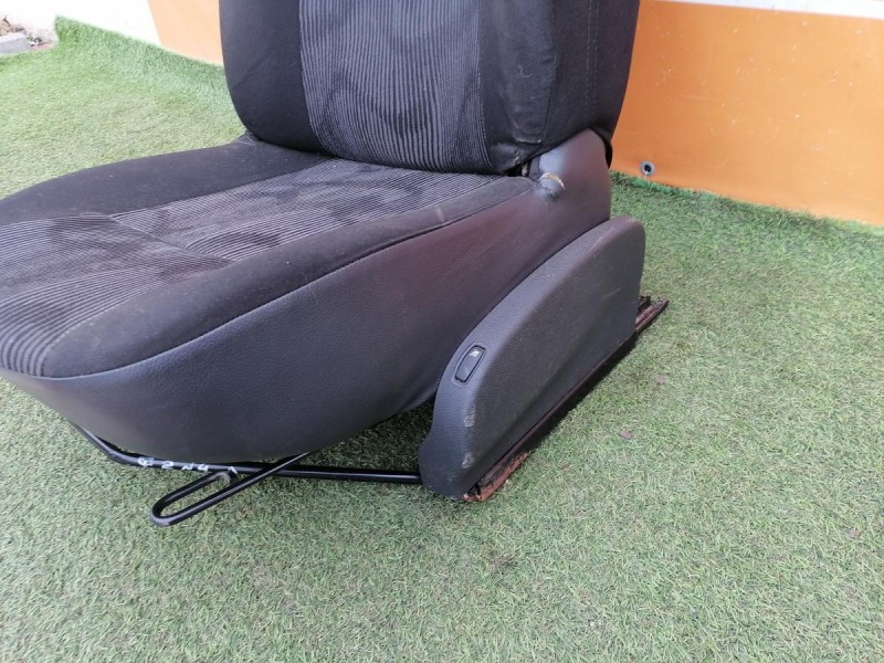 Logan ф2 №4 сиденье переднее к-кт