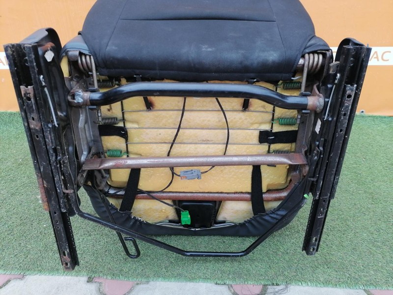 Logan ф2 №4 сиденье переднее к-кт