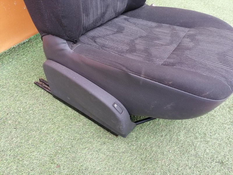 Logan ф2 №4 сиденье переднее к-кт