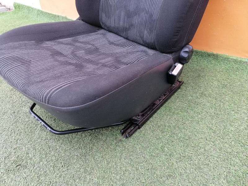 Logan ф2 №4 сиденье переднее к-кт