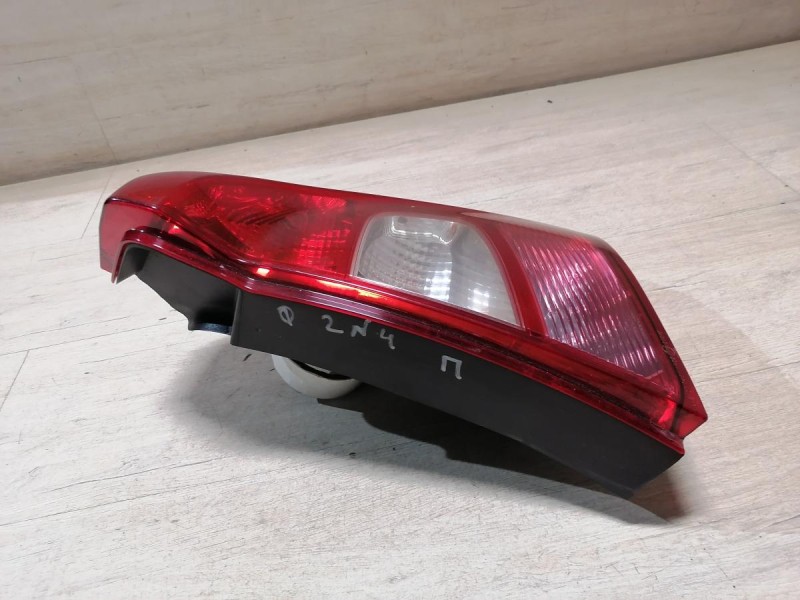 Logan ф2 №4 фонарь правый