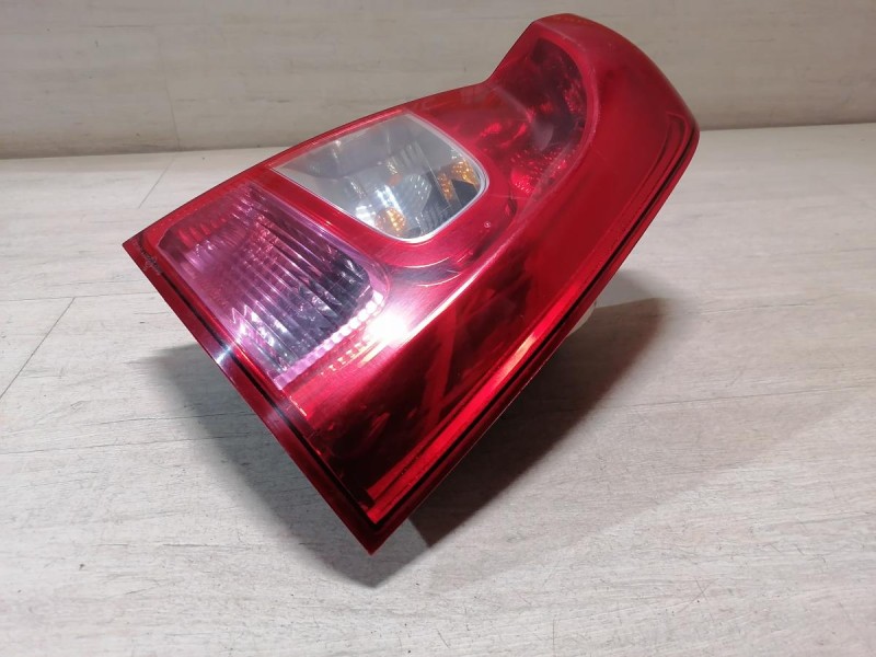 Logan ф2 №4 фонарь правый