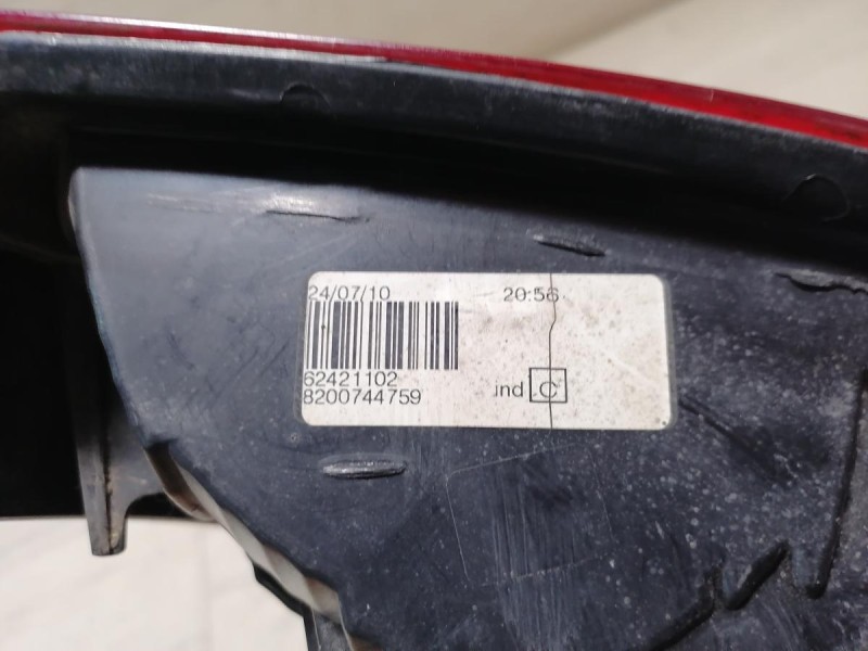 Logan ф2 №4 фонарь правый