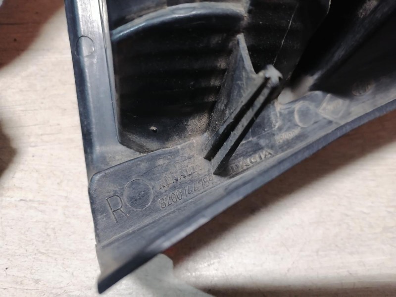 Logan ф2 №4 фонарь правый