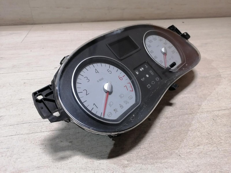 Logan ф2 №4 панель приборов