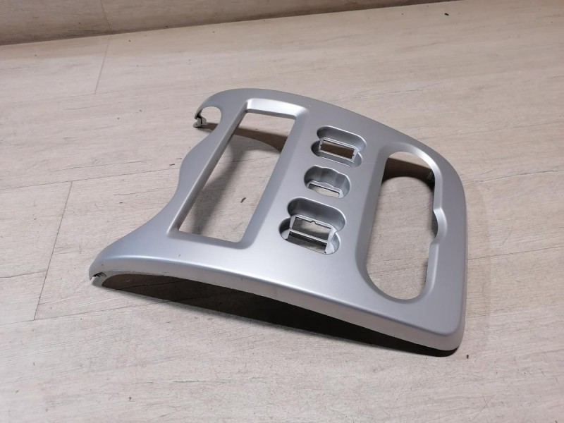 Logan ф2 №4 рамка под магнитолу блок кнопок деф