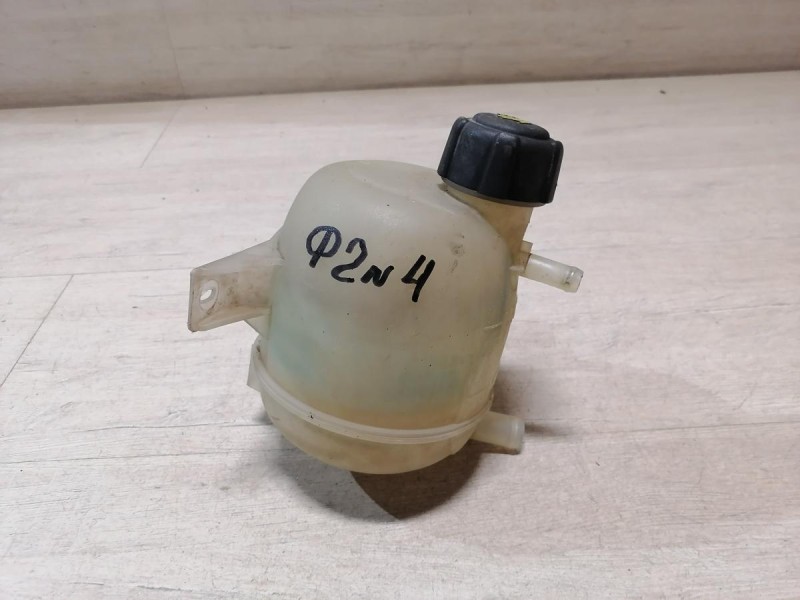 Logan ф2 №4 бачок расширительный