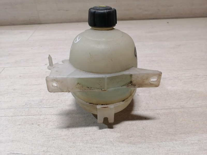 Logan ф2 №4 бачок расширительный