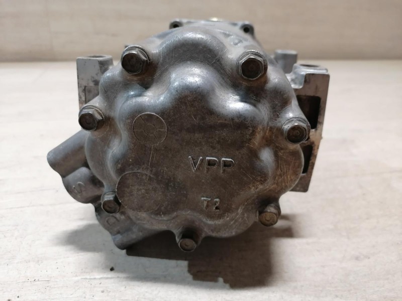 Logan ф2 №4 компрессор кондиционера