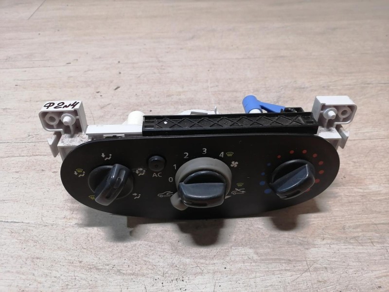 Logan ф2 №4 блок управления кондиционером