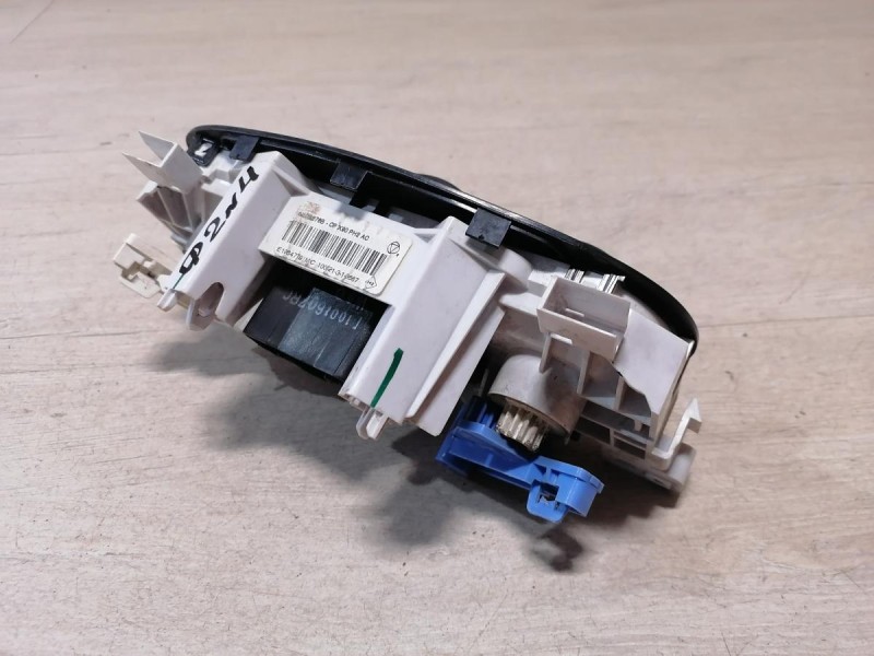 Logan ф2 №4 блок управления кондиционером